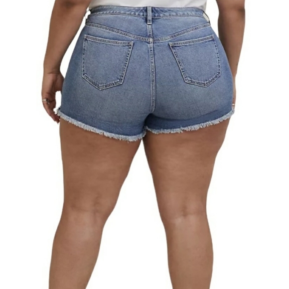 TORRID MID-RISE SHORTIE SHORT - Picture 2 of 5